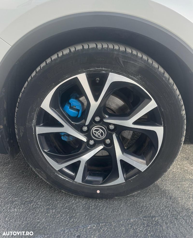 Toyota C-HR - 8