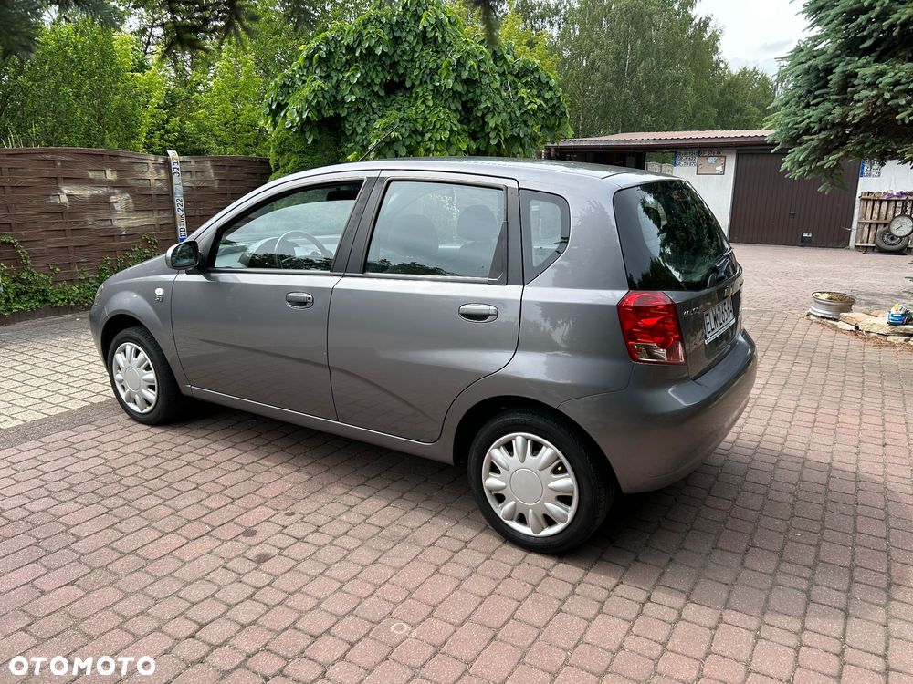 Chevrolet Kalos - 11