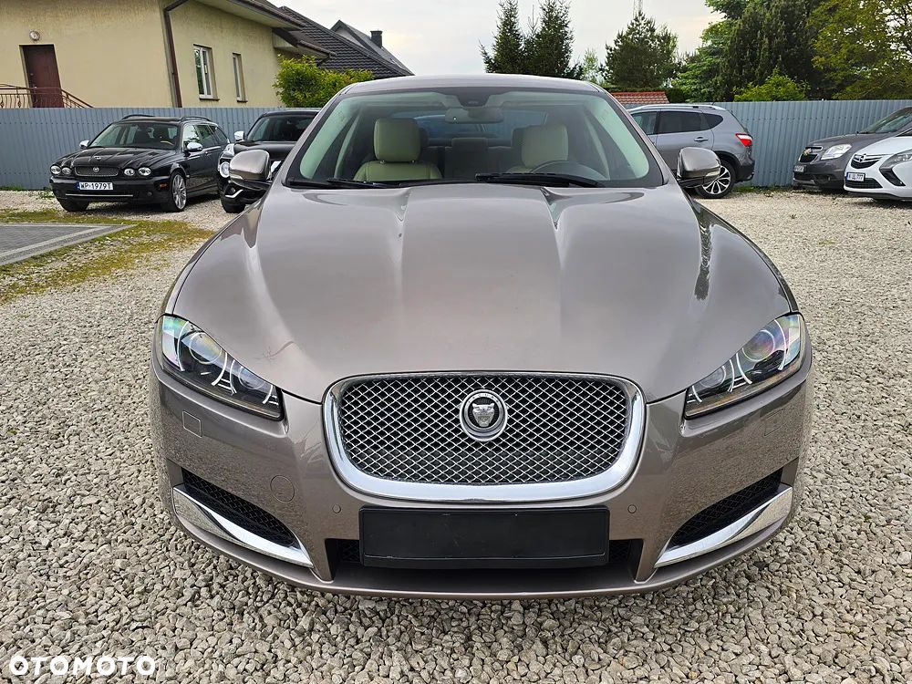 Jaguar XF 2.2 D Premium Luxury - 5