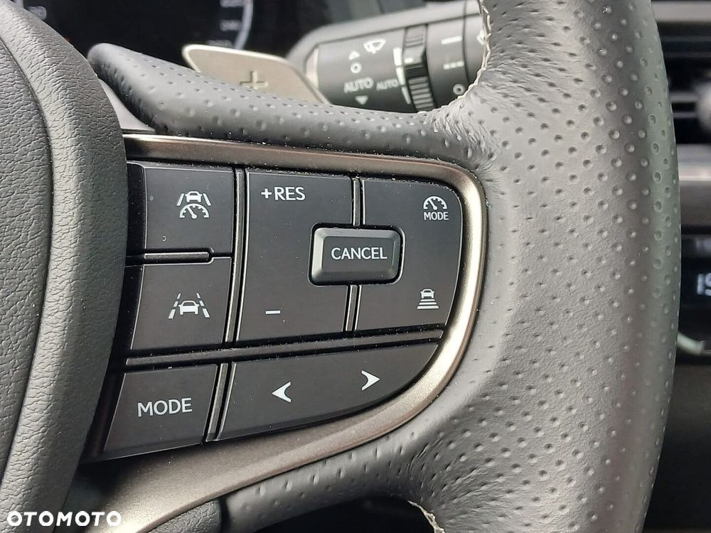 Lexus UX 300h F Sport AWD - 36