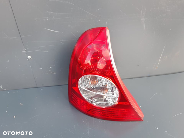 Lampa tylna lewa Renault Clio II Lift 01-05r.
