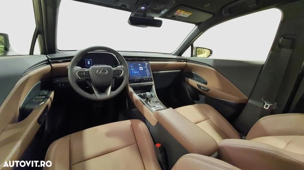 Lexus LBX FWD Elegant - 3