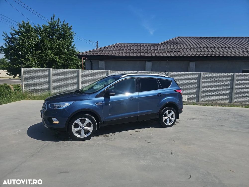 Ford Kuga - 1
