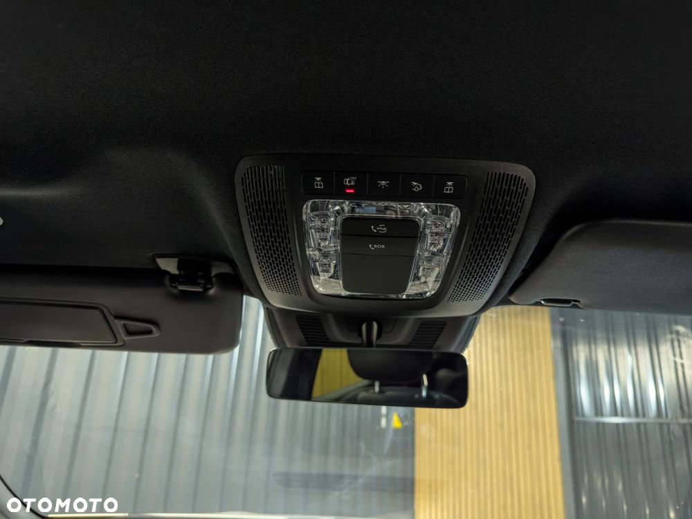 Mercedes-Benz GLA - 29