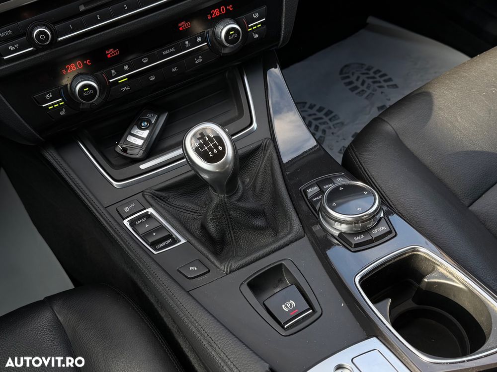 BMW Seria 5 525d Luxury Line - 15