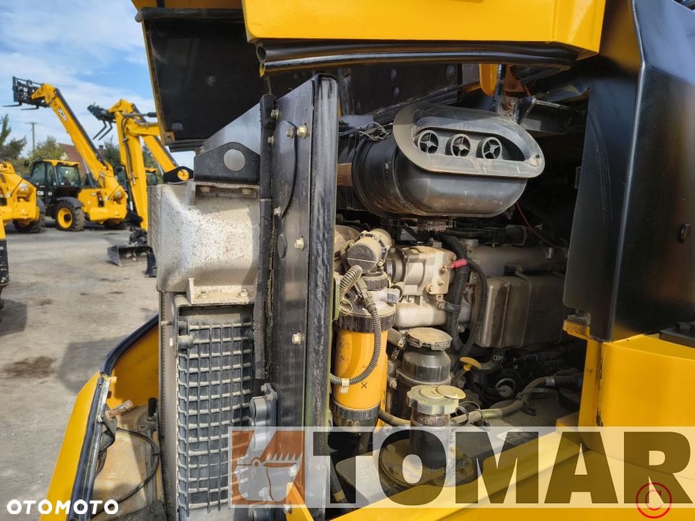 JCB 9FT  wozidło 9 ton nowe opony - 12