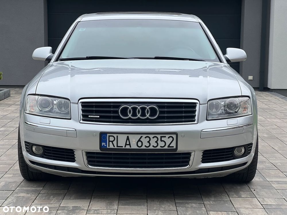 Audi A8 4.2 Quattro - 1