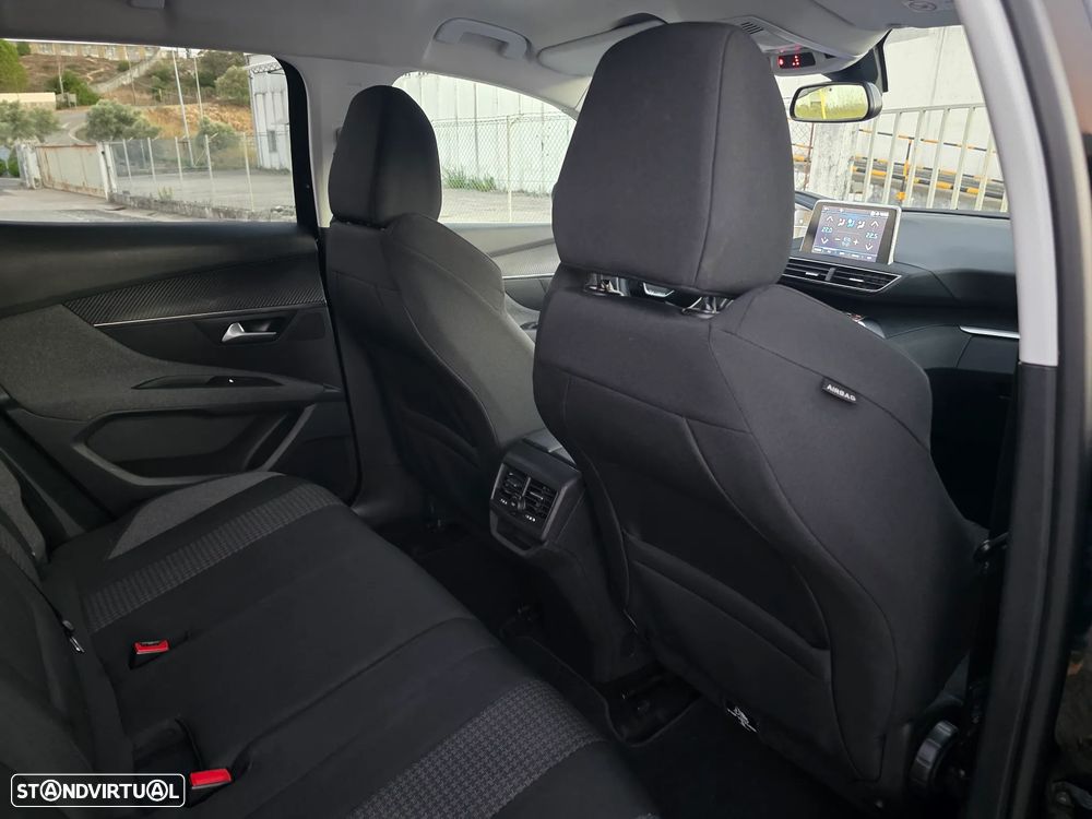 Peugeot 3008 PureTech 130 Stop & Start GPF EAT8 Allure - 21