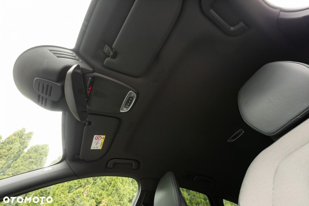 Volvo XC 60 B5 B AWD R-Design - 33