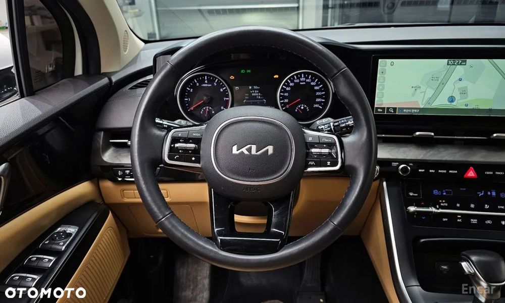 Kia Carnival - 12