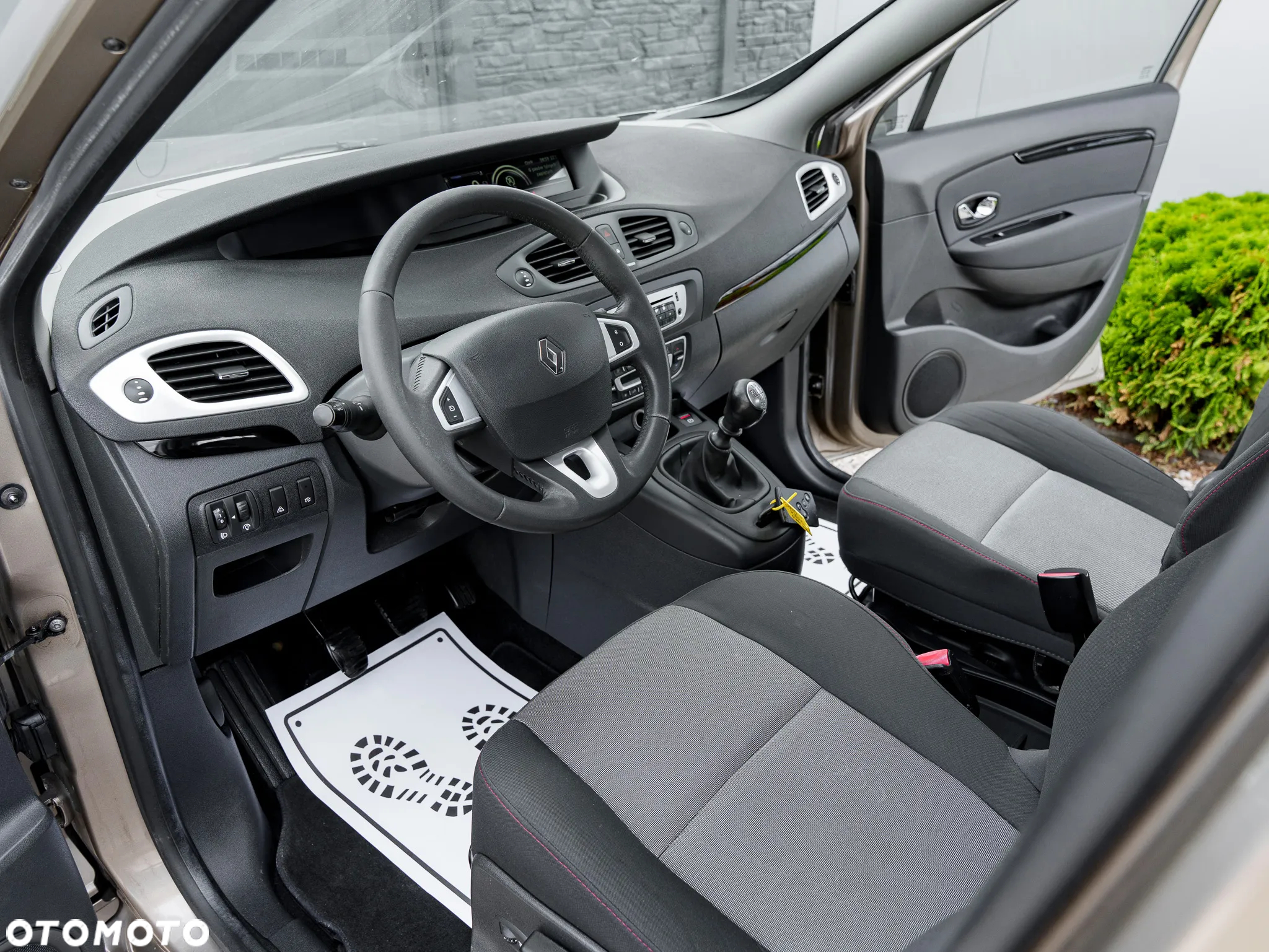 Renault Scenic 1.5 dCi Life - 17