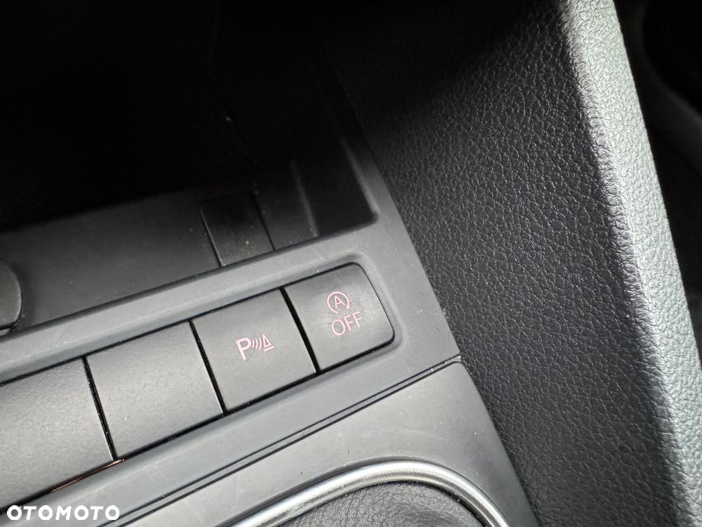 Volkswagen Jetta - 31