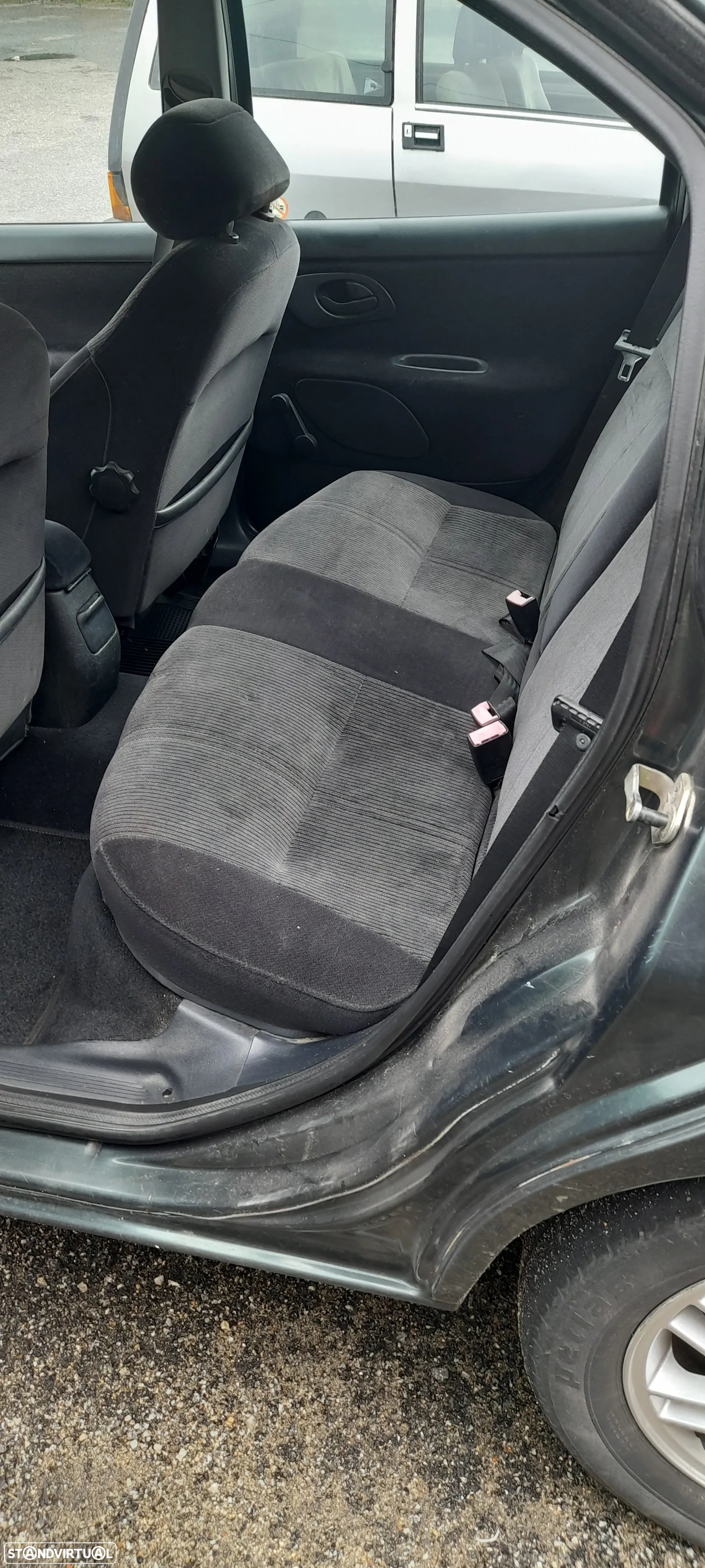Ford Mondeo 1.8 TD Ghia - 4