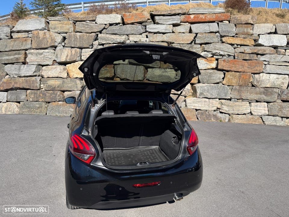 Peugeot 208 - 4