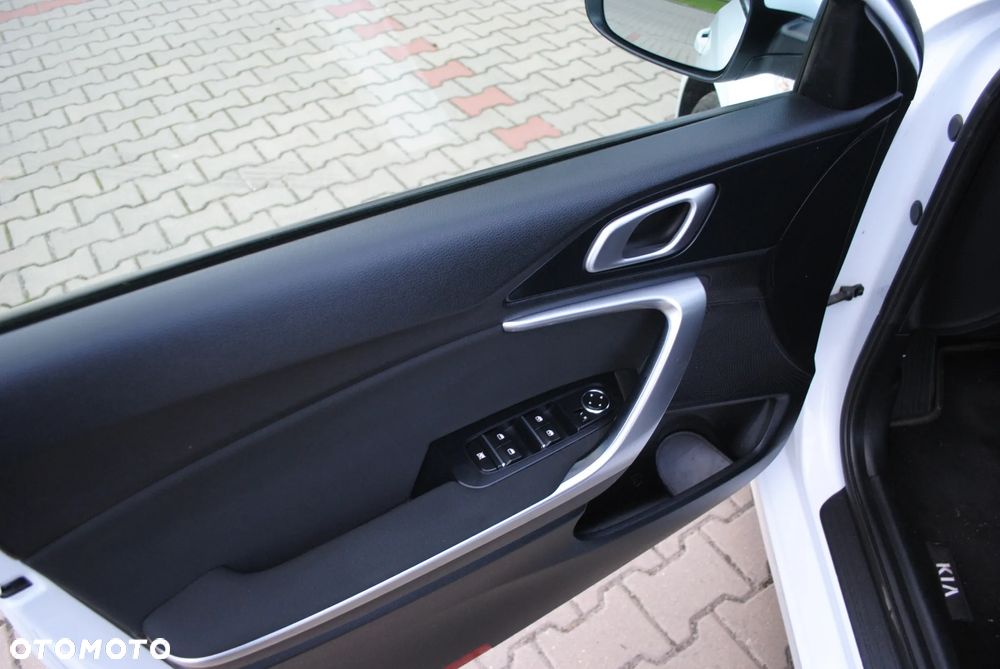 Kia Ceed 1.6 CRDi SCR L Business Line - 11