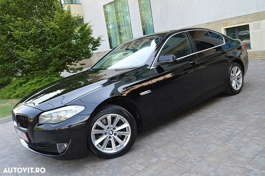BMW Seria 5 520d Aut. - 27