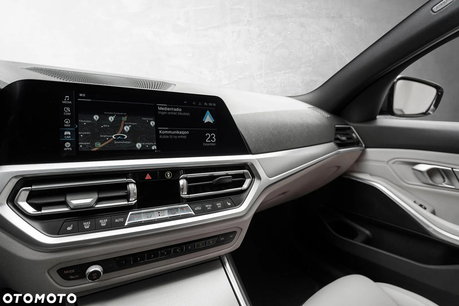 BMW Seria 3 330e Touring xDrive M Sport - 21