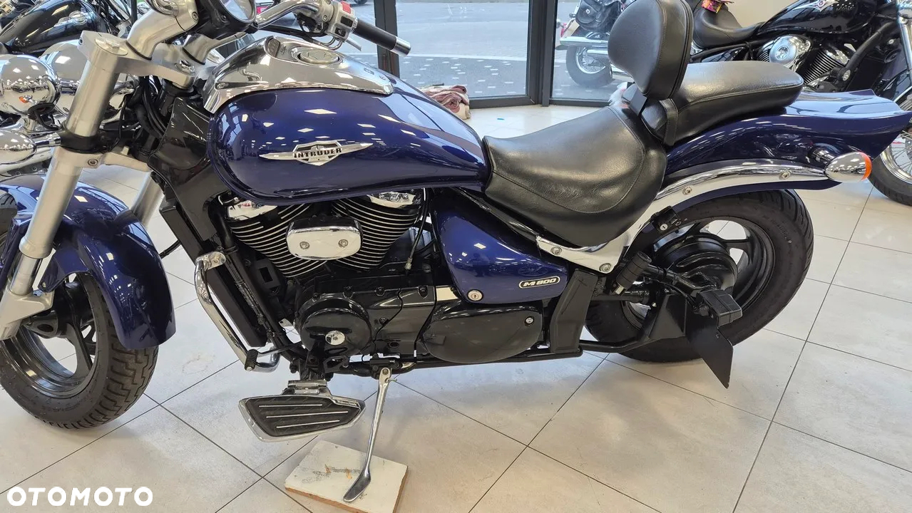 Suzuki Intruder - 3