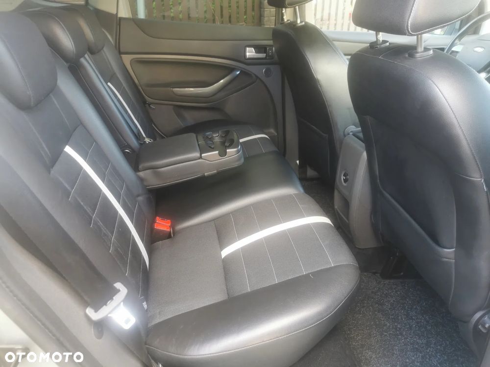 Ford Kuga 2.0 TDCi 4x4 Titanium - 12