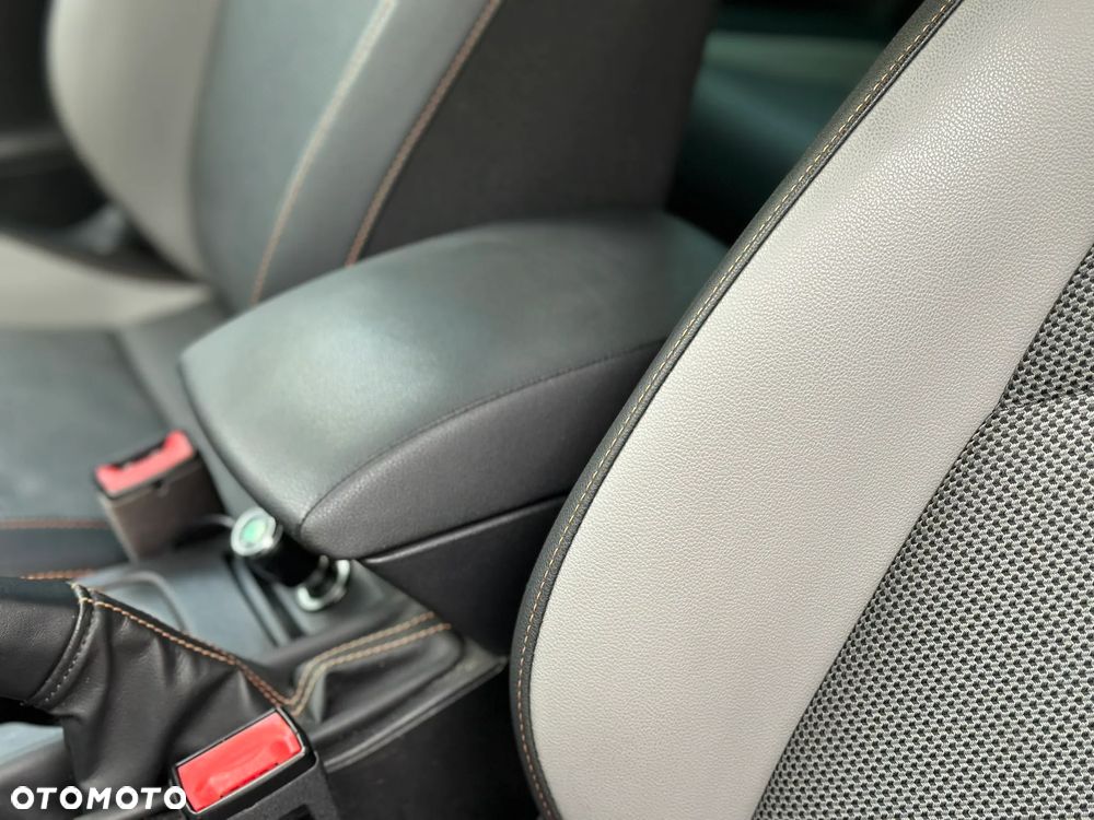 Seat Leon 2.0 TDI Xcellence S&S DSG - 9