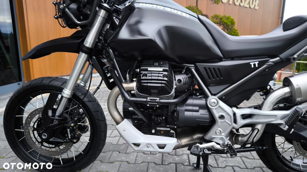 Moto Guzzi V85 - 26