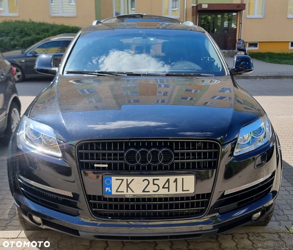 Audi Q7 - 1