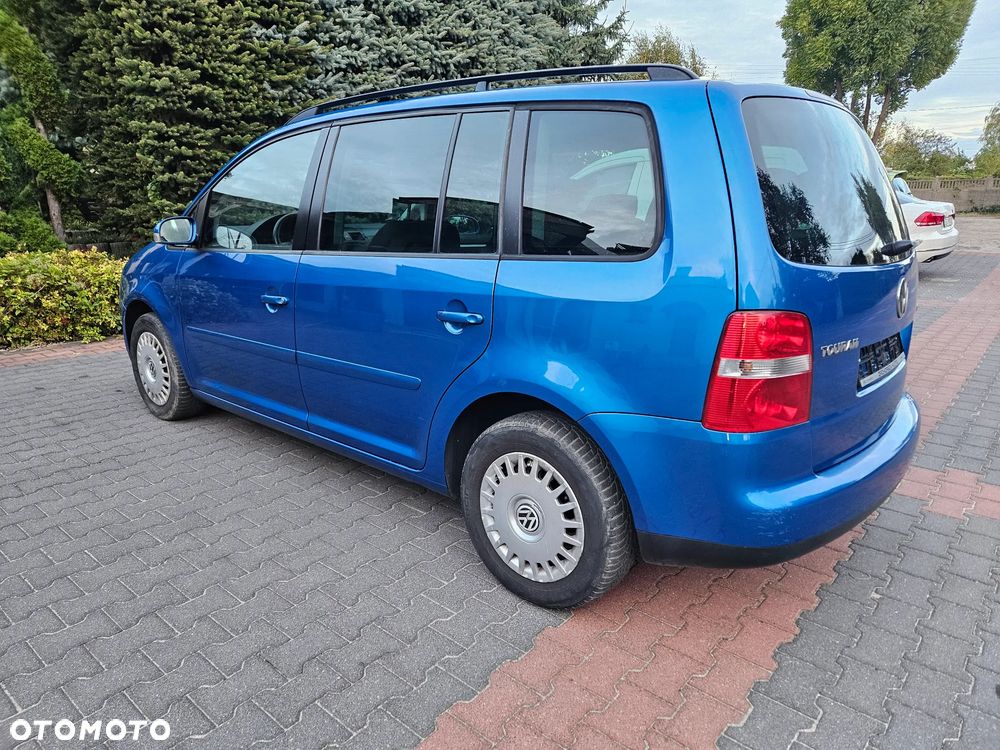 Volkswagen Touran - 17