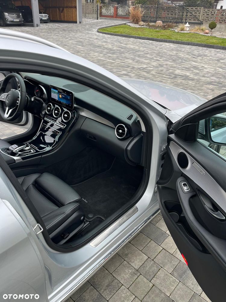 Mercedes-Benz Klasa C 220 d 9G-TRONIC - 13