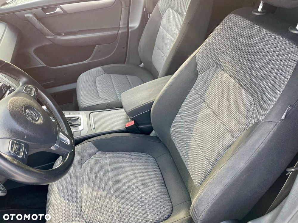 Volkswagen Passat Variant 2.0 Blue TDI DSG SCR Comfortline - 31