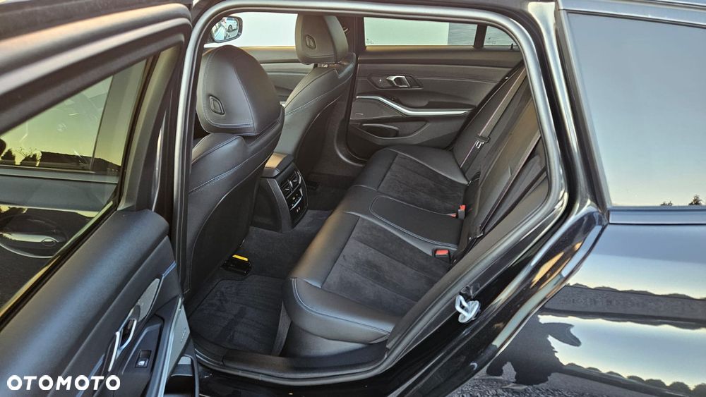 BMW Seria 3 M340i xDrive sport - 14