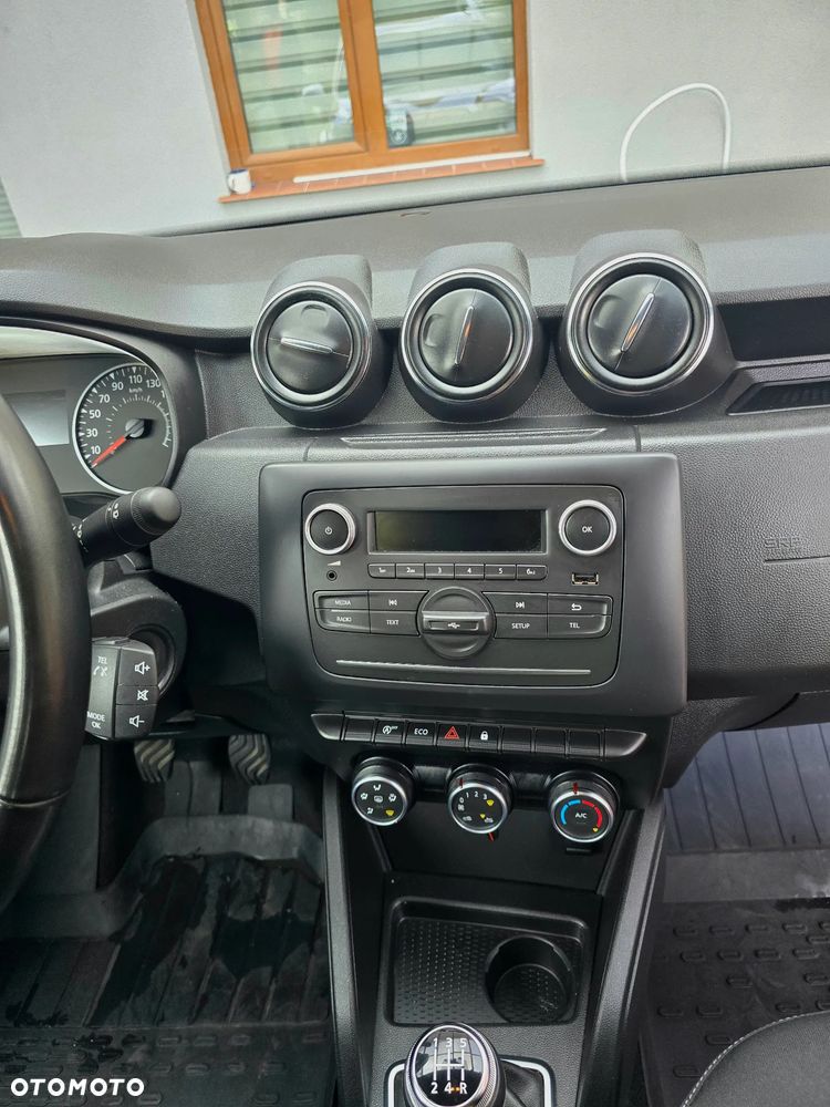 Dacia Duster 1.6 SCe Laureate S&S - 17