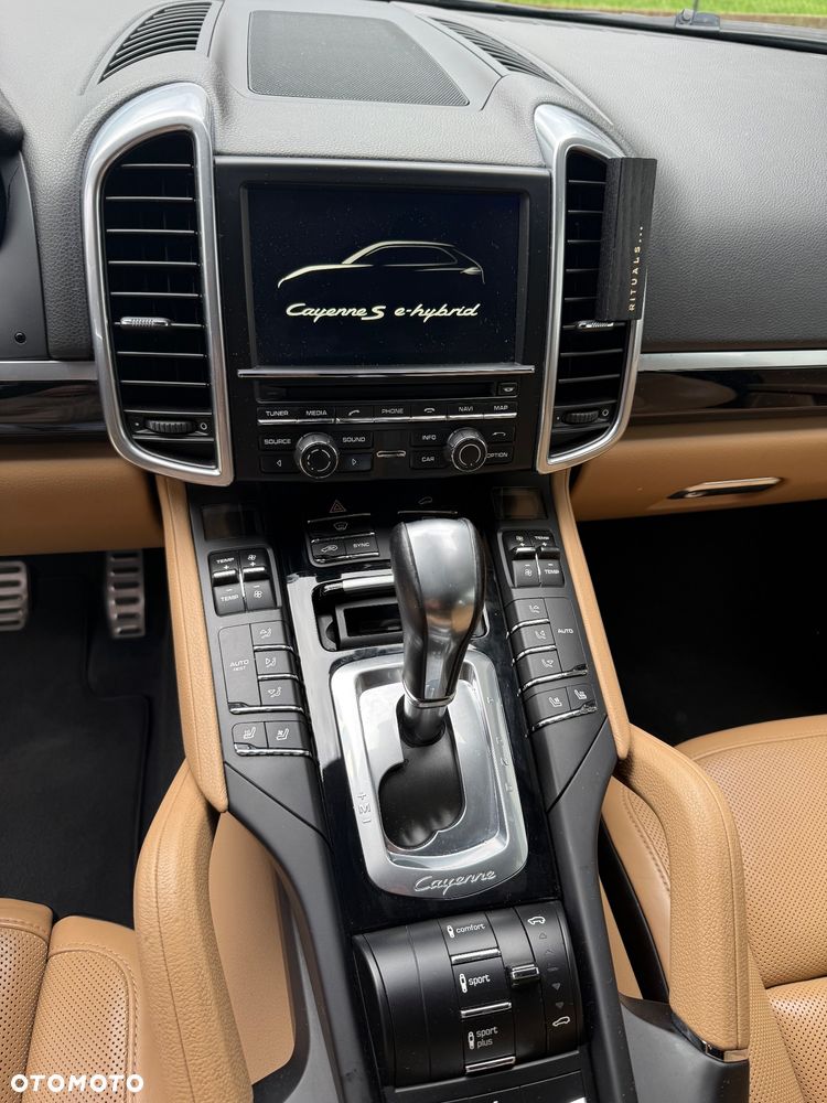 Porsche Cayenne - 13