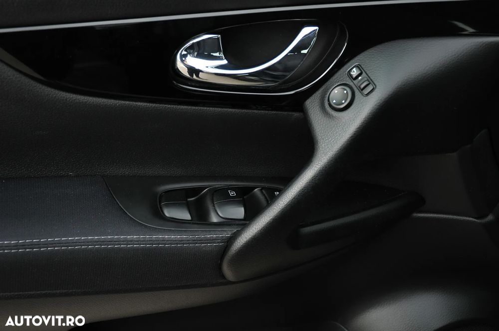 Nissan Qashqai 1.5 DCI N-Connecta - 25