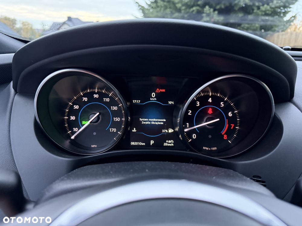 Jaguar XE - 7