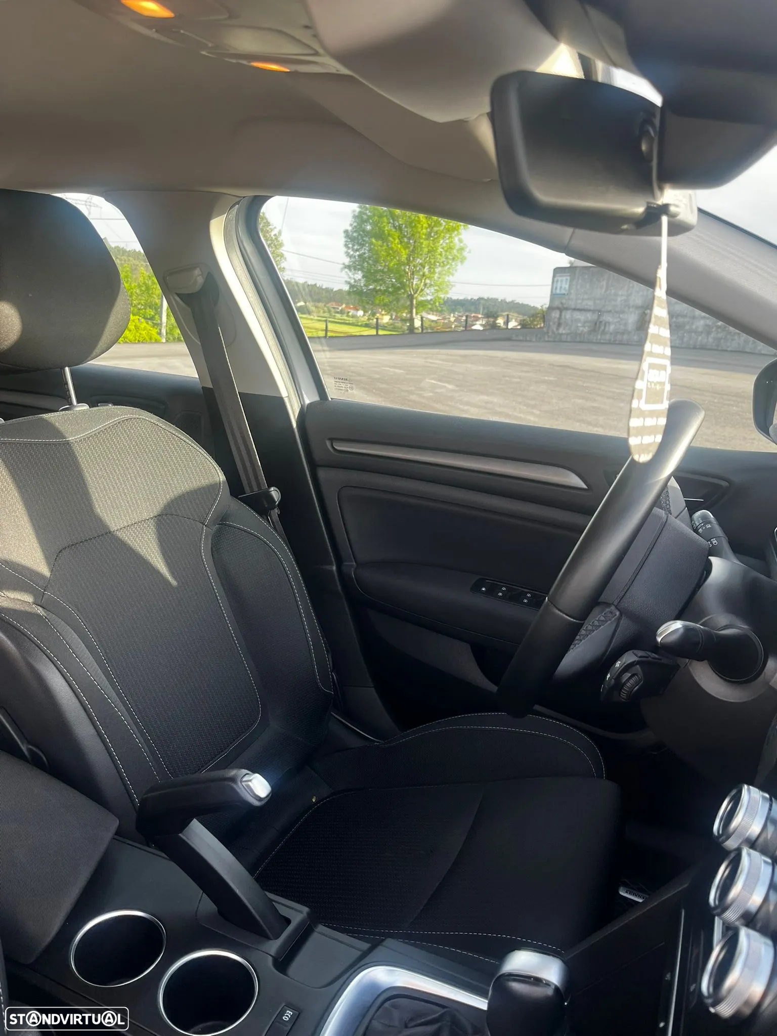 Renault Mégane 1.5 Blue dCi Equilibre EDC - 14