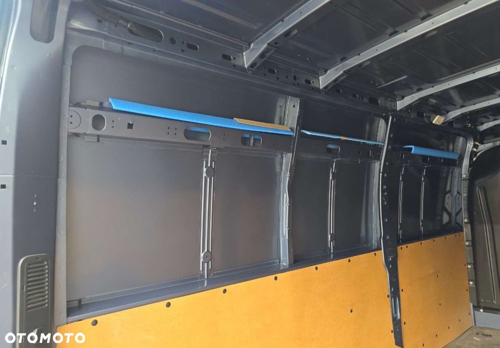 Renault Master - 25