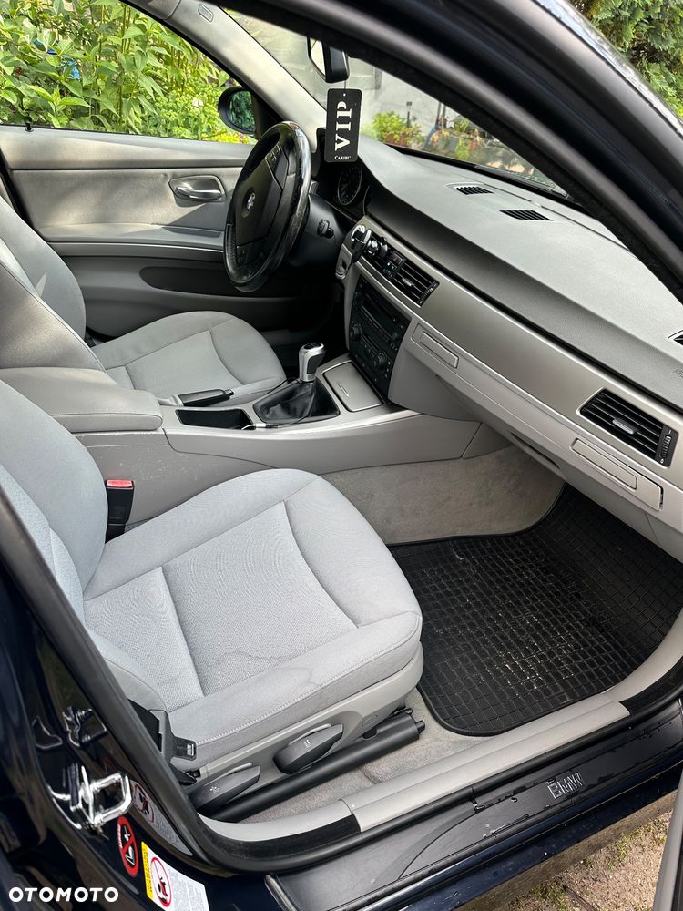 BMW Seria 3 320i - 8