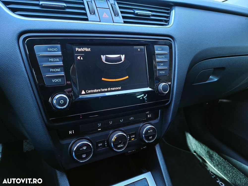 Skoda Octavia 1.6 TDI (Green tec) DSG Style - 10