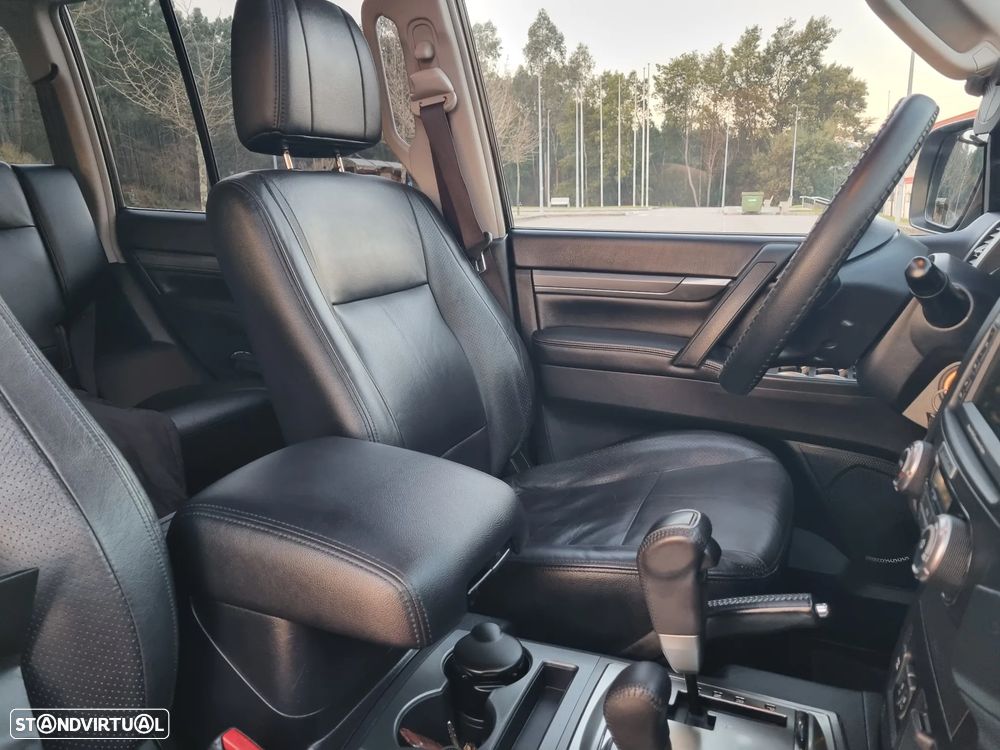 Mitsubishi Pajero - 4