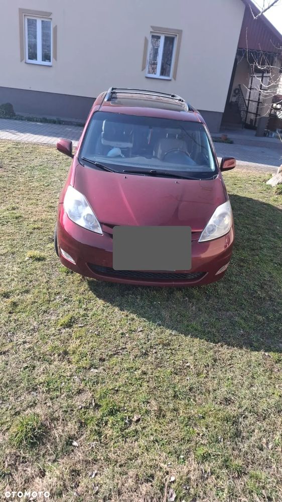 Toyota Sienna - 2