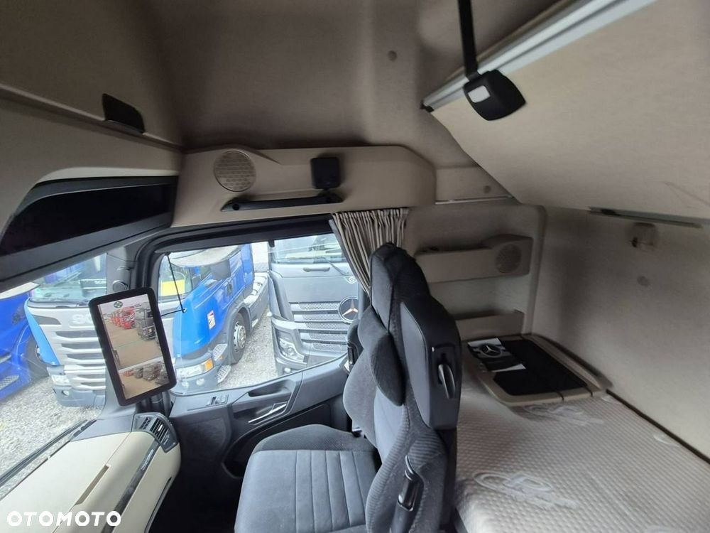 Mercedes-Benz actros - 28