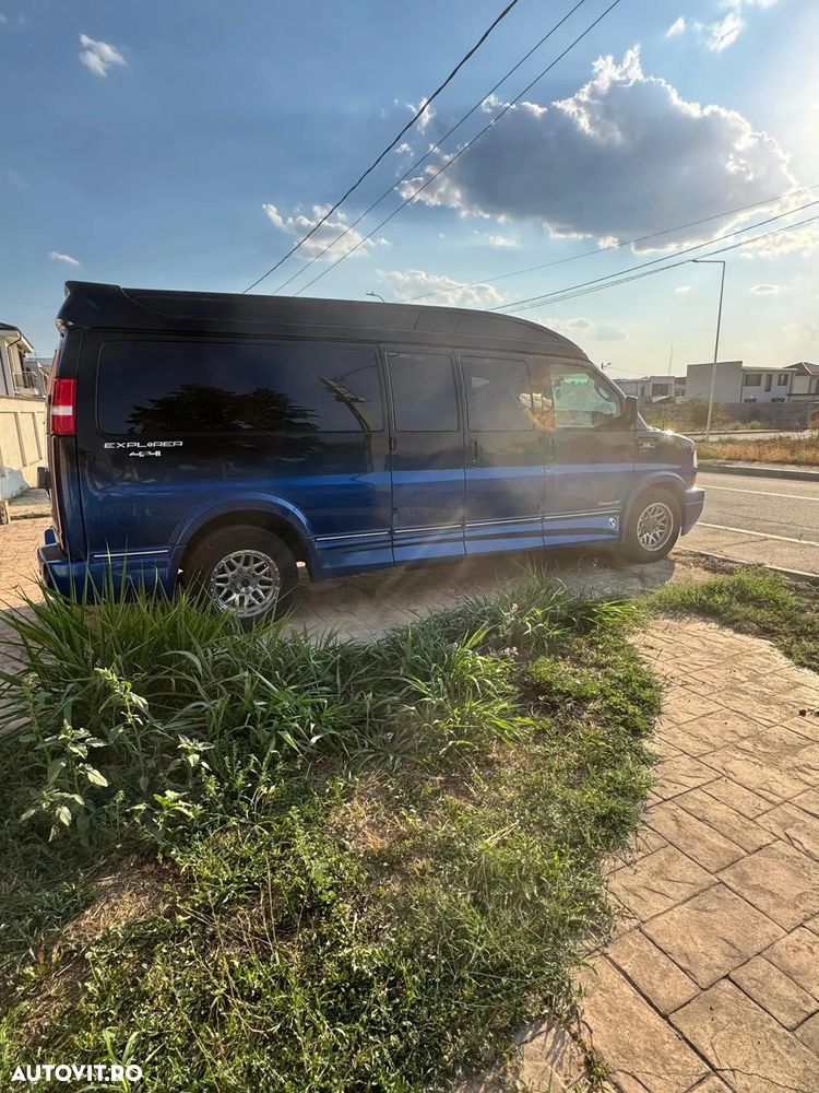 GMC Savana - 7