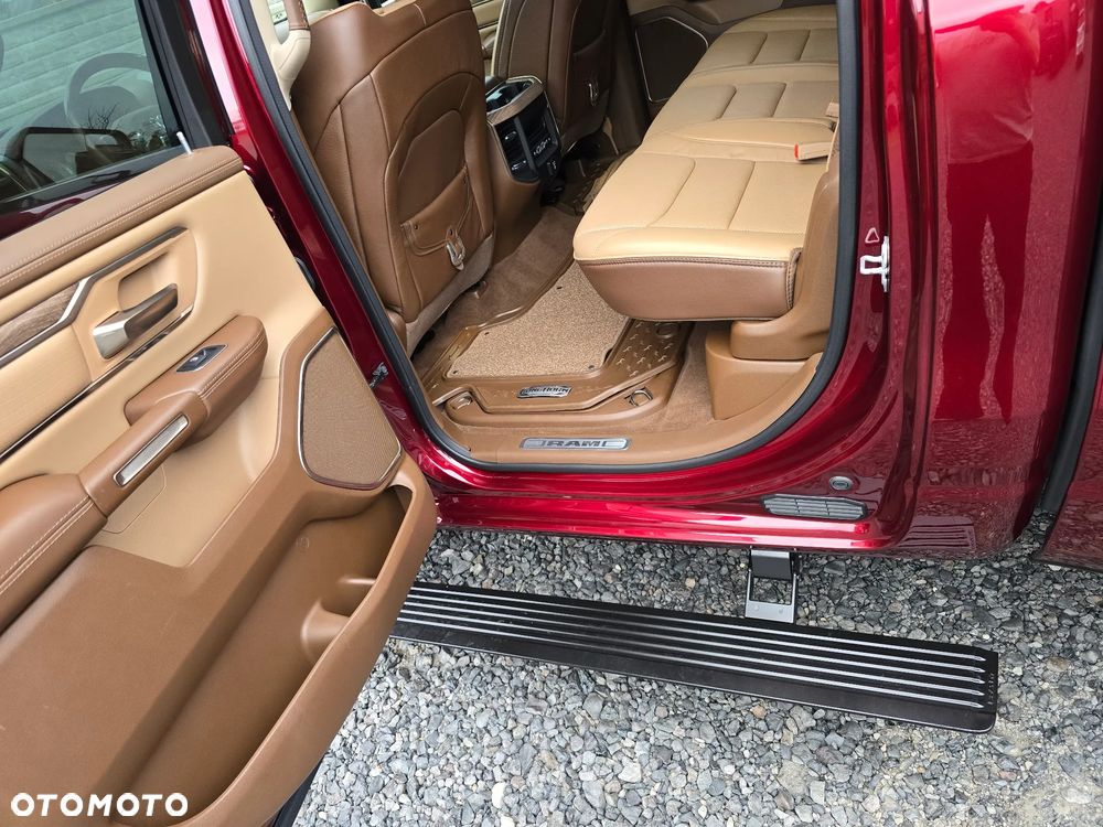 RAM 1500 Crew Cab Shortbed Longhorn - 15