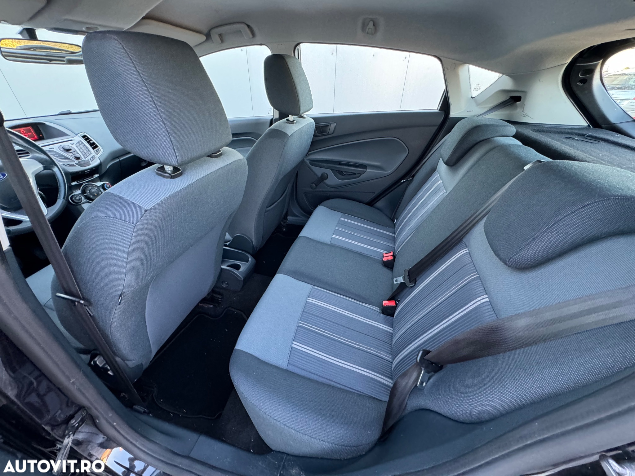 Ford Fiesta - 9