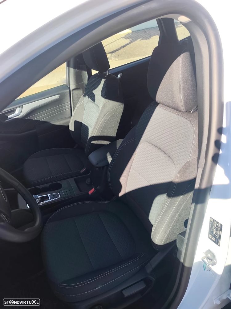Ford Kuga - 21
