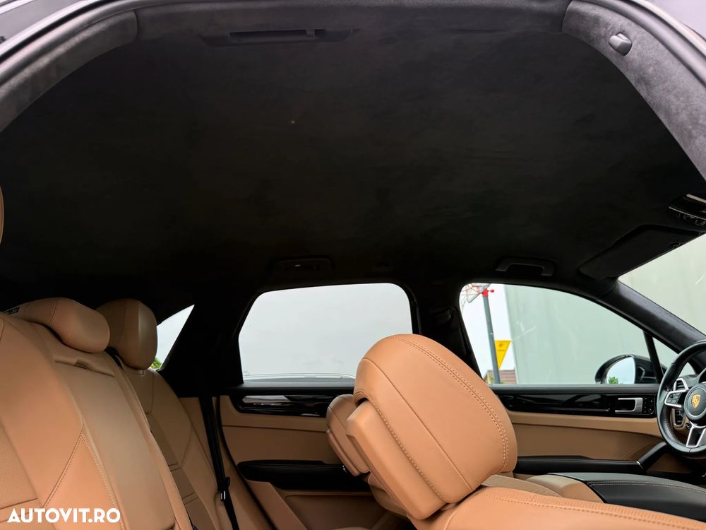 Porsche Cayenne Tiptronic S Platinum Edition - 18