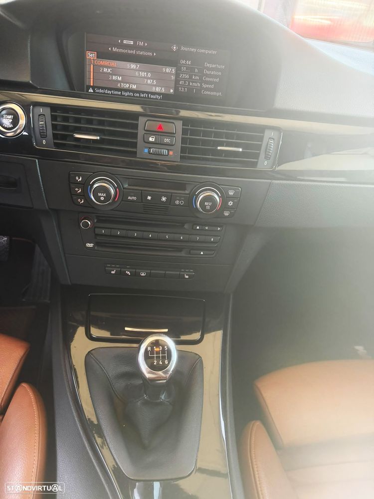 BMW 330 i Edition Sport - 12