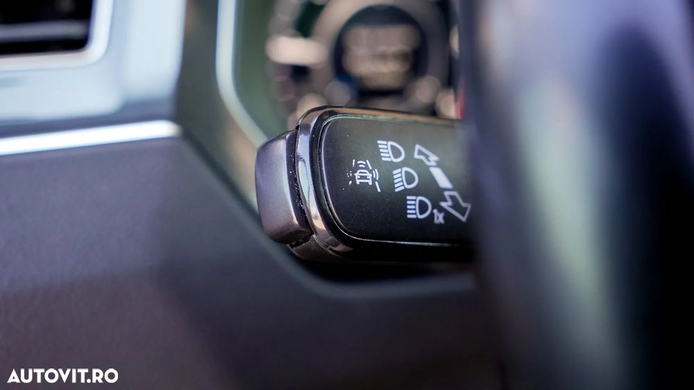 Volkswagen Tiguan 2.0 TDI SCR 4MOTION DSG Life - 29