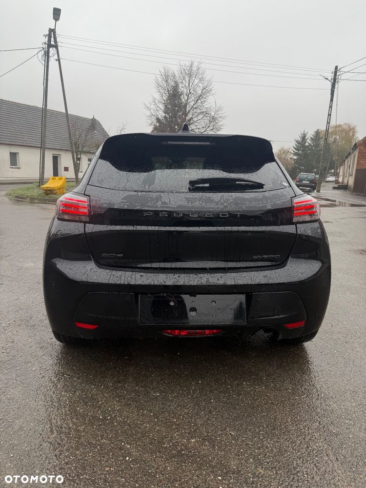 Peugeot 208 - 4