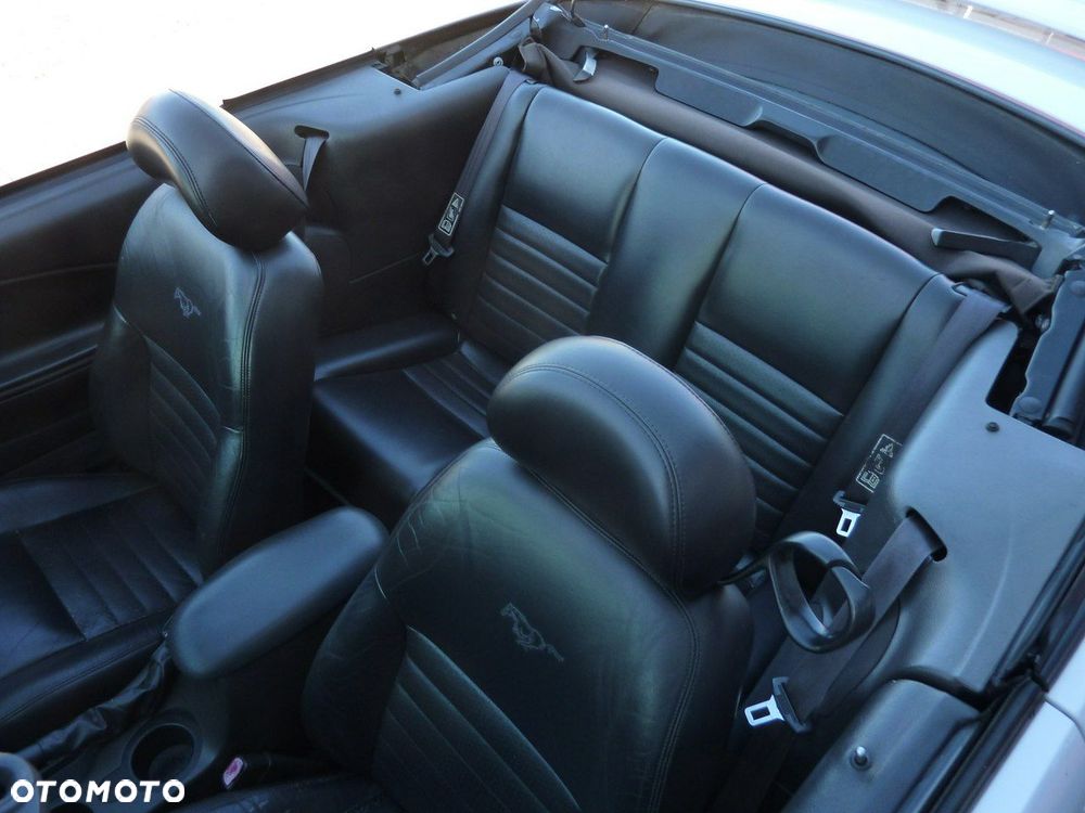 Ford Mustang - 25